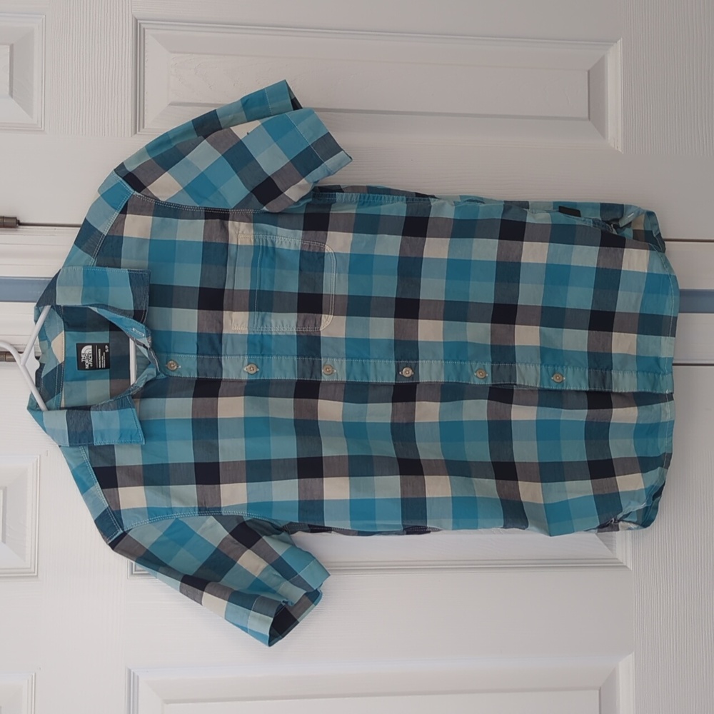 North Face plaid button down short sleeve shirt